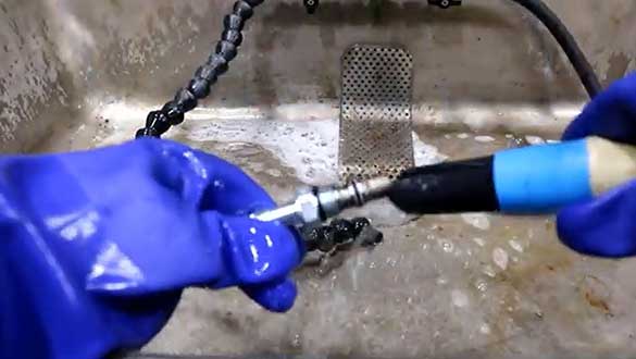 Cleaning & Flushing Snowplow Hydraulics