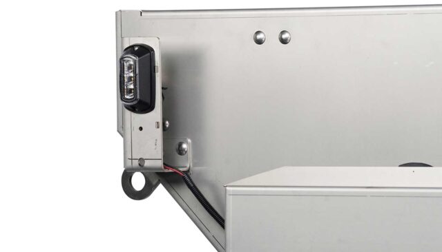 led strobe light on spreader