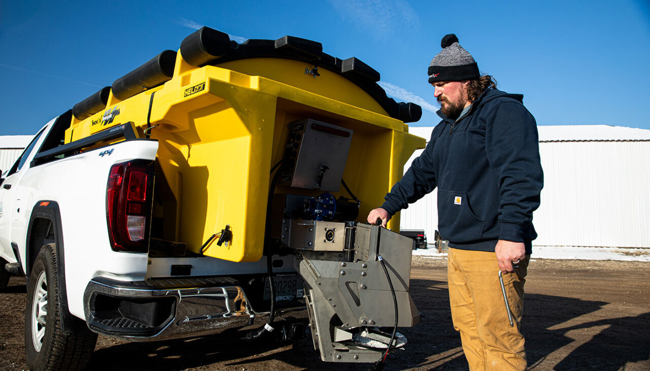 snowex renegade poly hopper spreader opening chute