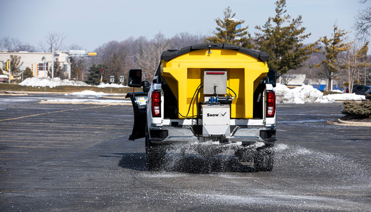 renegade poly hopper spreader SX