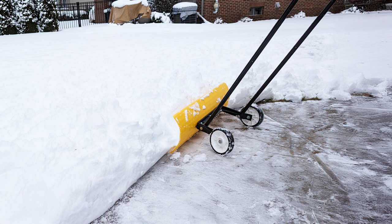 wheeled shovel in-use